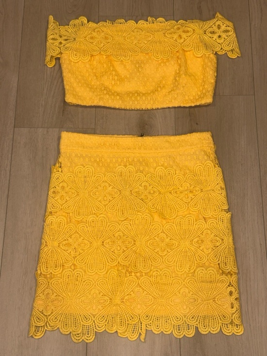 sthela & co Dresses & Skirts - Sthela & Co. Vibrant Yellow Floral Lace 2-Piece Set - Size Small